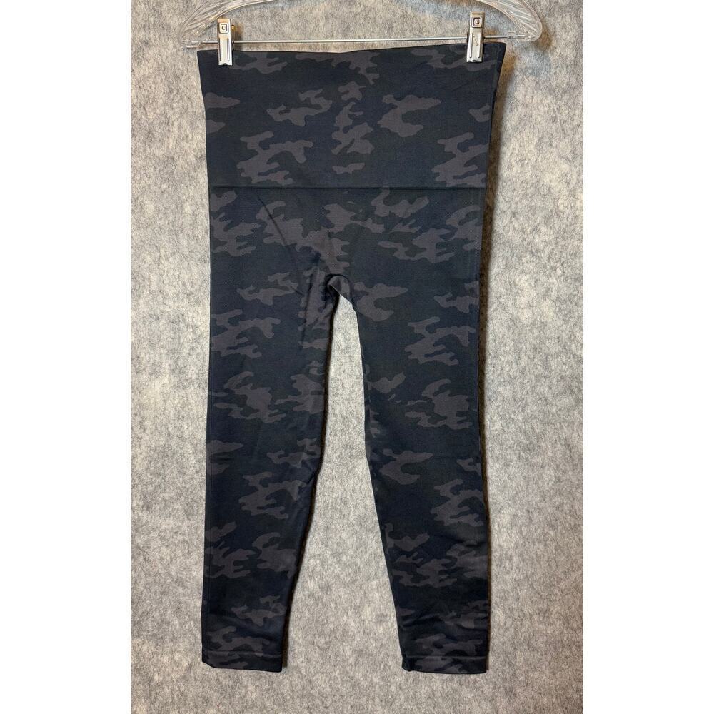 NWOT SPANX Womens High Waist Black Camo XL Cropped Compression Leggings